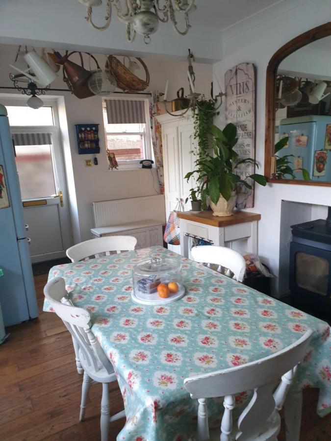Private Room Near Roath Lake/Park Cardiff Exterior photo